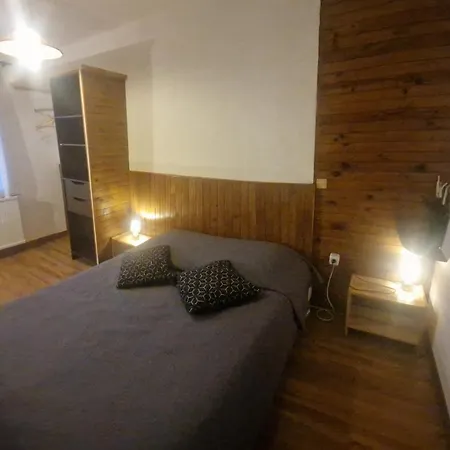 Chalet Les Moineaux Chambres D'Hotes * Jausiers