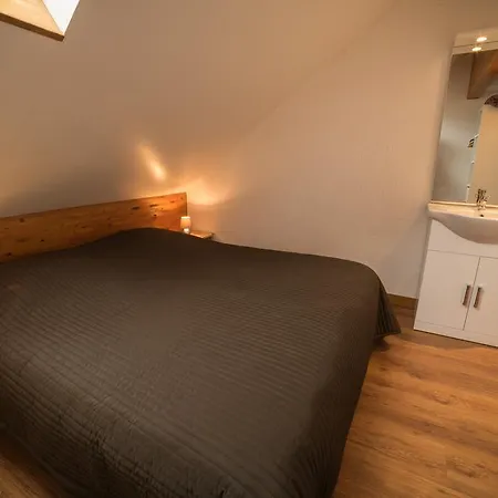 Les Moineaux D'hotes Apartment