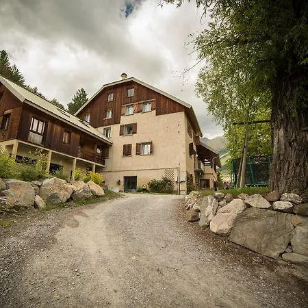 Les Moineaux D'hotes Appartement Jausiers